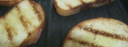 брускетта с кремом из маслин и помидорами. Шаг 3