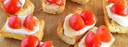 брускетта с помидорами черри и моцареллой. Шаг 10