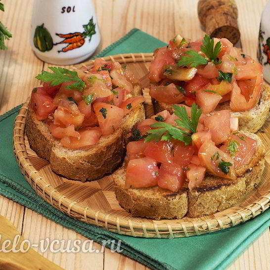 Рецепт брускетты с помидорами и чесноком