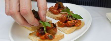 брускетта с помидорами и оливками. Шаг 12