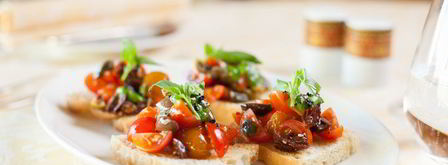 брускетта с помидорами и оливками. Шаг 17