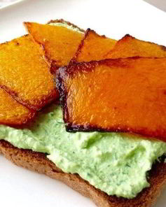 Брускетта с жареной тыквой