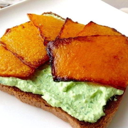 Рецепт брускетты с жареной тыквой