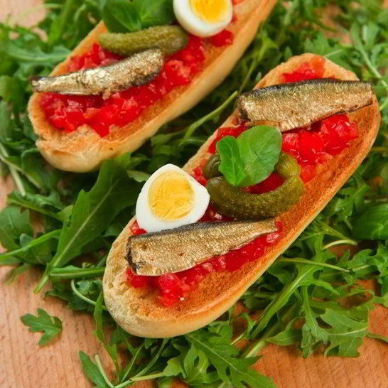 Рецепт брускетты со шпротами