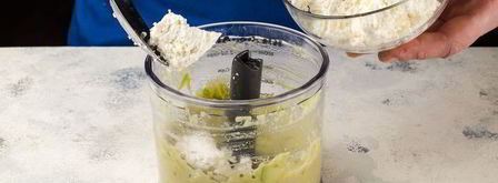 брускетты с печенью трески и муссом из авокадо. Шаг 5