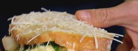 горячий бутерброд с моцареллой, шпинатом и соусом песто. Шаг 9