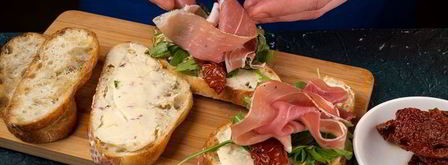 итальянская брускетта с прошутто. Шаг 7