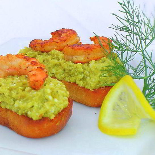 Рецепт зеленой брускетты с креветками