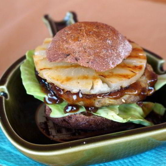Рецепт бургера с ананасом и соусом терияки