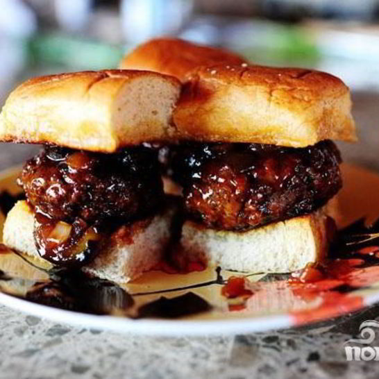 Рецепт бургеров с мясом, виски и халапеньо