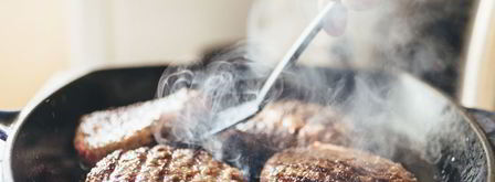 домашние бургеры с котлетой. Шаг 8