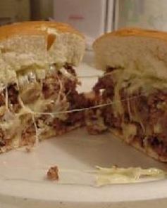 Гигантский швейцарский бургер с грибами