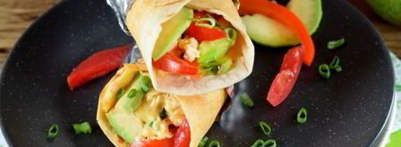 буррито с авокадо и яичницей-скрэмбл. Шаг 15