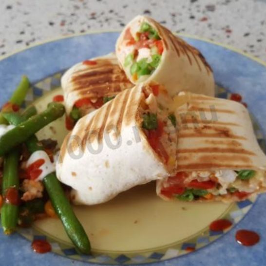 Рецепт буррито с курицей и стручковой фасолью