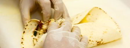 буррито с овощами и пряным филе. Шаг 13