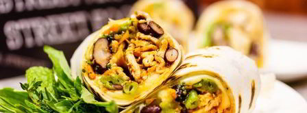 буррито с овощами и пряным филе. Шаг 15