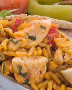 Буррито с цыпленком, рисом и салатом