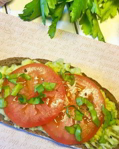 Бутерброд с авокадо