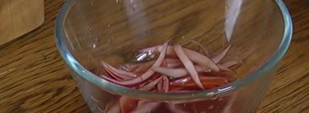 бутерброд с белой рыбой и соусом из йогурта и каперсов. Шаг 5