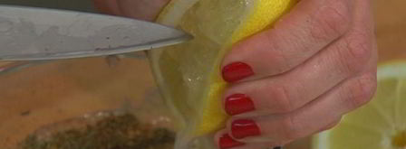 бутерброд с тунцом, запеченным перцем и хумусом. Шаг 5