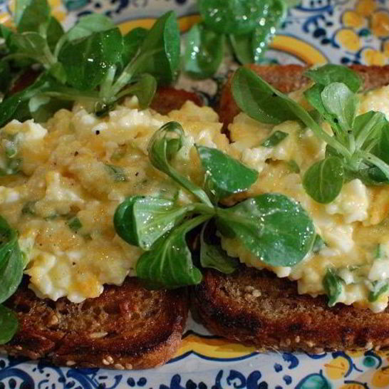 Рецепт бутерброда с яйцом и домашним майонезом