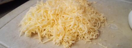 бутерброд с яйцом и сыром горячий. Шаг 3