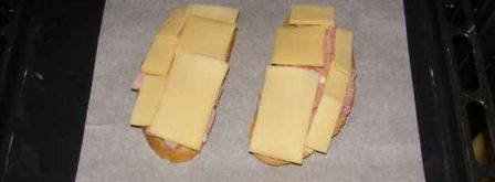 бутерброды с помидорами, ветчиной и сыром. Шаг 11