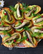 Бутерброды со шпротами и киви