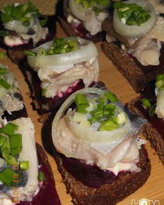 Бутерброды со скумбрией быстрого домашнего посола