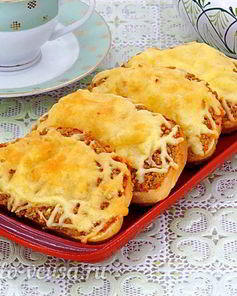 Горячие закусочные бутерброды с фаршем