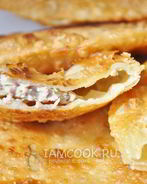 Чебуреки с филе индейки