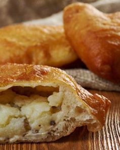 Чебуреки с грибами и картофелем