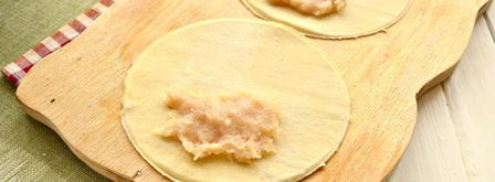 чебуреки с куриным фаршем. Шаг 5
