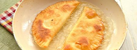 чебуреки с куриным фаршем. Шаг 7