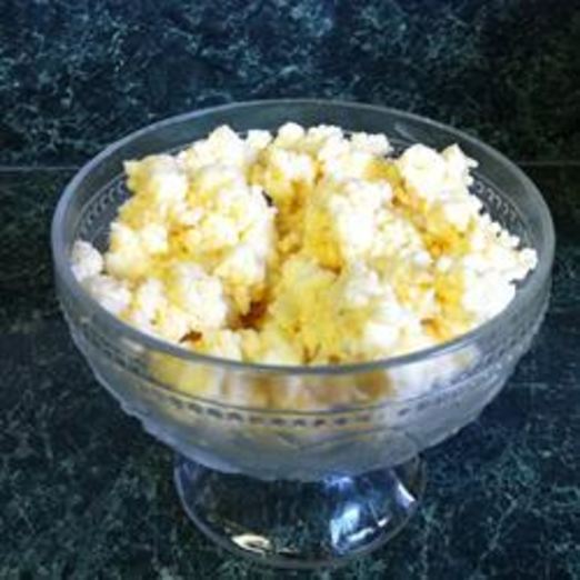 Домашний сыр с чесноком