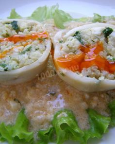 Фаршированные кальмары с рисом и яйцом