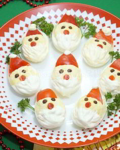 Фаршированные яйца Дед Мороз