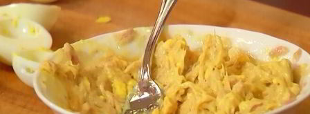 фаршированные яйца мимоза. Шаг 5