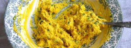 фаршированные яйца под майонезом. Шаг 4