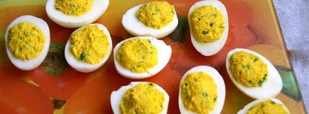 фаршированные яйца под майонезом. Шаг 5