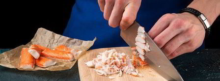 фаршированные яйца с крабовыми палочками. Шаг 5