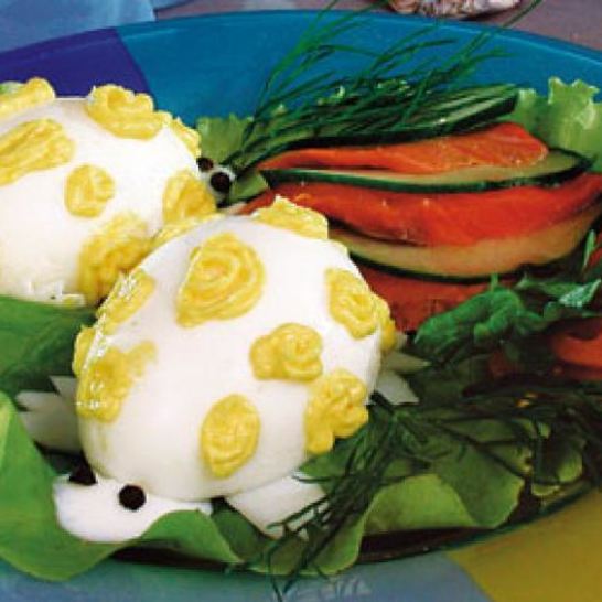 Рецепт яиц, фаршированных копченым лососем