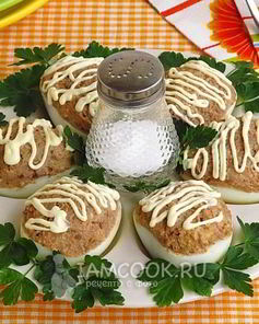 Яйца, фаршированные куриной печенью