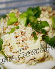 Яйца, фаршированные куриным филе и грецкими орехами