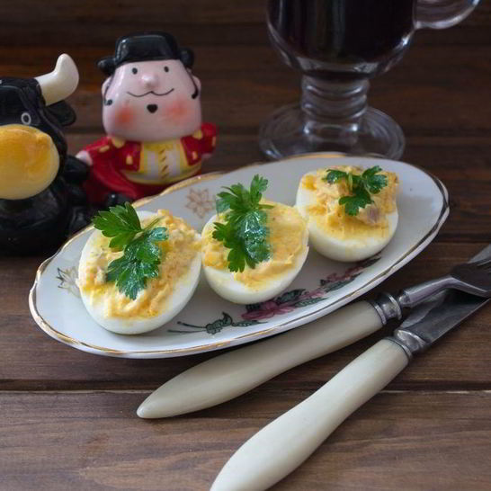 Рецепт яиц, фаршированных сельдью