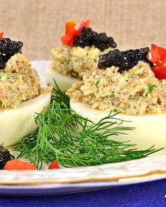 Яйца фаршированные селедочной икрой