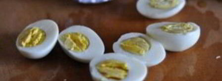 яйца куриные фаршированные. Шаг 5