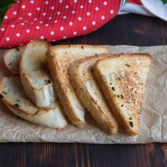 Рецепт гренков из белого хлеба на сковороде