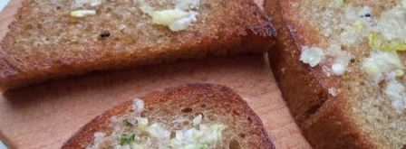 гренки с чесноком на сковороде. Шаг 7