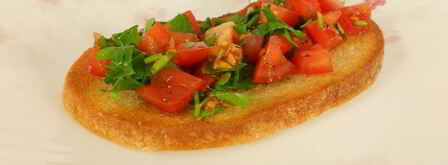 гренки с помидорами, оливками и фетой. Шаг 5